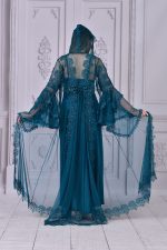 ⁦Long bridal nightgown with hat⁩ - الصورة ⁦3⁩